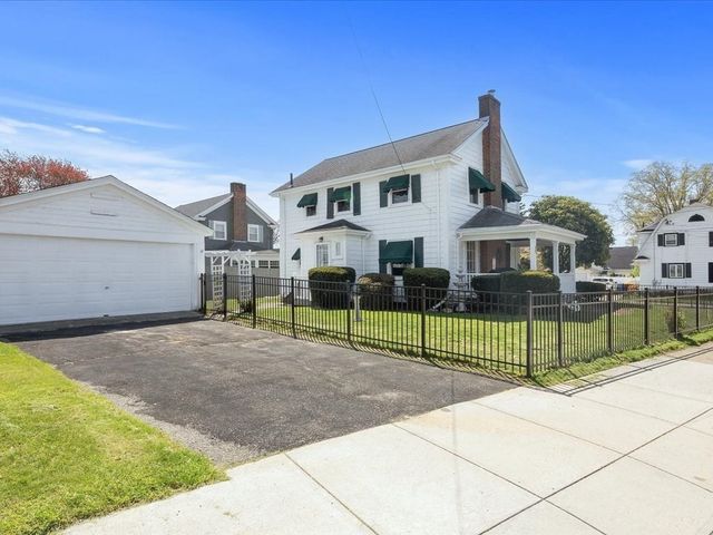 12 Goddard, Fall River, MA 02720