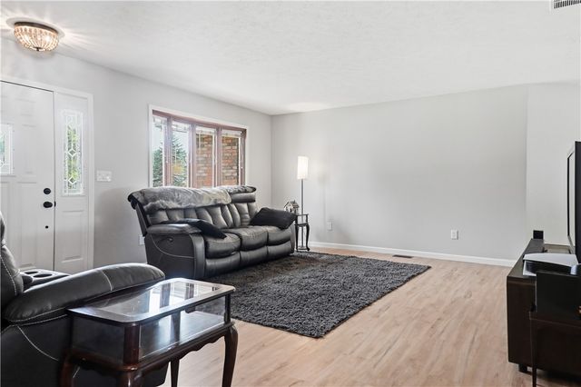 718 Greyhound Drive, New Lebanon, OH 45345