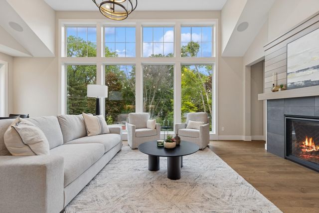 2706 Lakeview Court, Little Canada, MN 55117