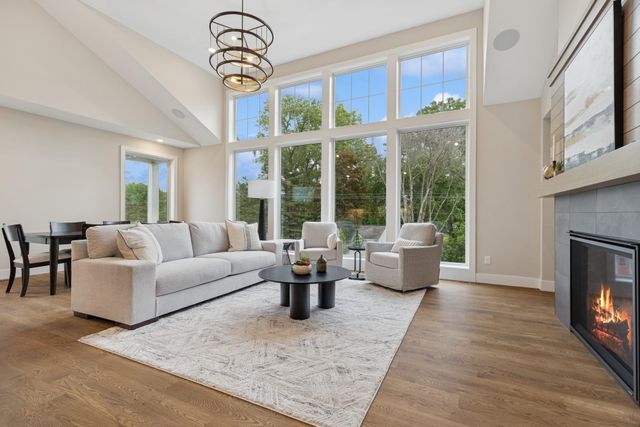 2706 Lakeview Court, Little Canada, MN 55117