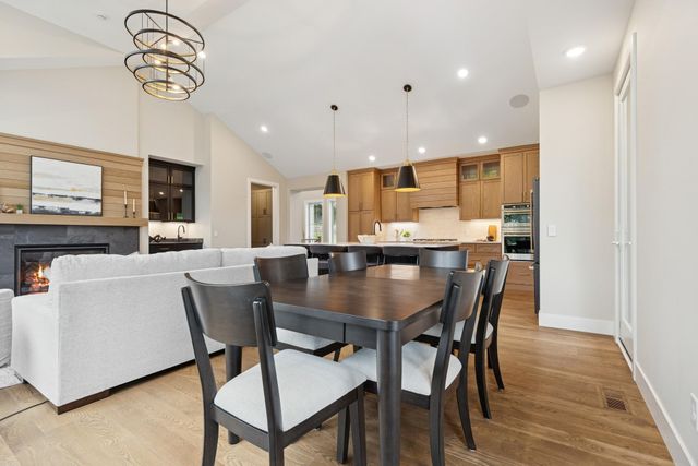 2706 Lakeview Court, Little Canada, MN 55117