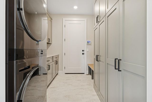 2706 Lakeview Court, Little Canada, MN 55117