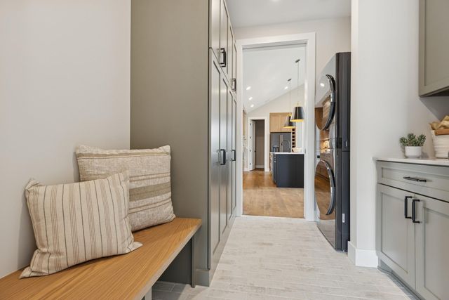 2706 Lakeview Court, Little Canada, MN 55117