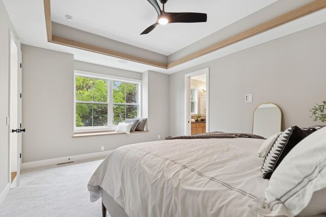 2706 Lakeview Court, Little Canada, MN 55117