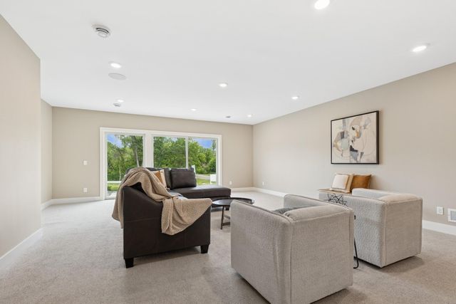 2706 Lakeview Court, Little Canada, MN 55117