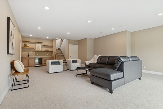 2706 Lakeview Court, Little Canada, MN 55117