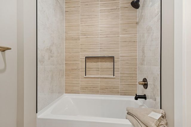 2706 Lakeview Court, Little Canada, MN 55117