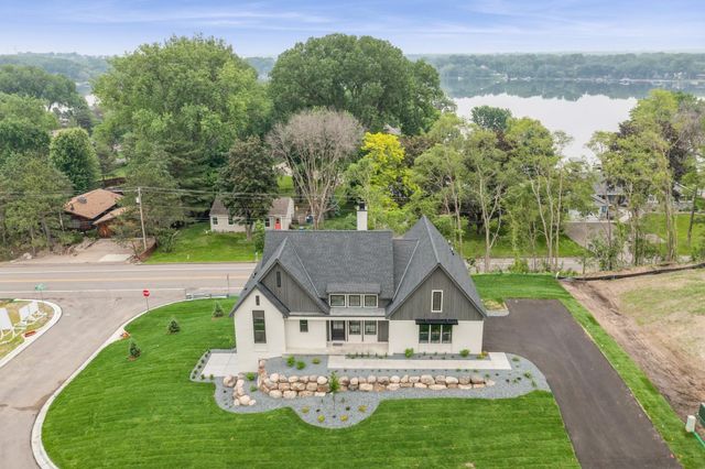 2706 Lakeview Court, Little Canada, MN 55117