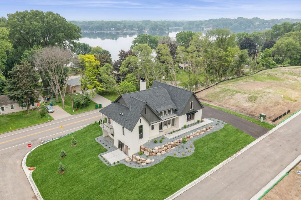 2706 Lakeview Court, Little Canada, MN 55117 — photo 4