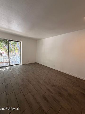 1702 W TUCKEY Lane 209, Phoenix, AZ 85015