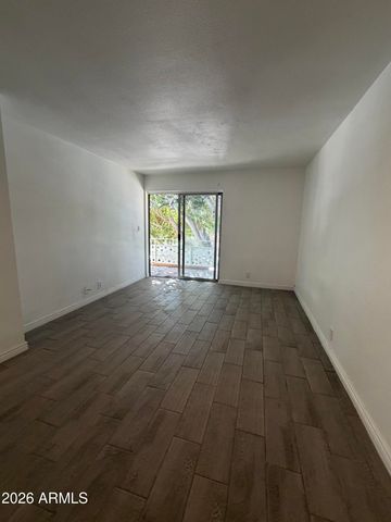 1702 W TUCKEY Lane 209, Phoenix, AZ 85015