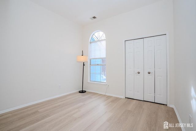 32 Tanglewood Court, South Brunswick, NJ 08852