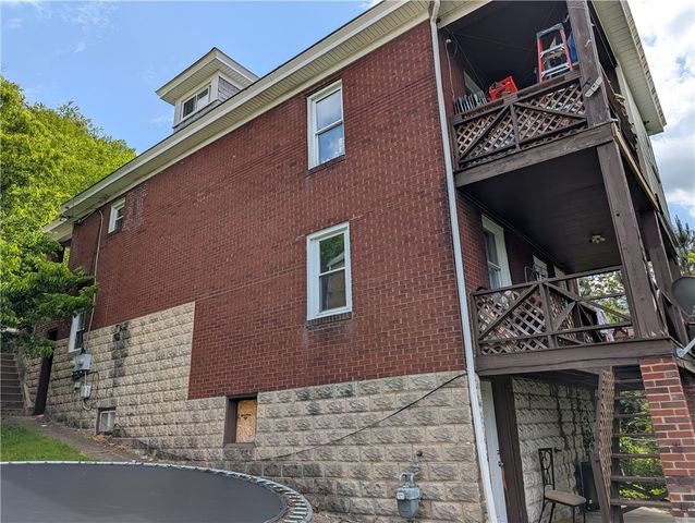 825 Benwood Ave, Stowe Twp, PA 15136