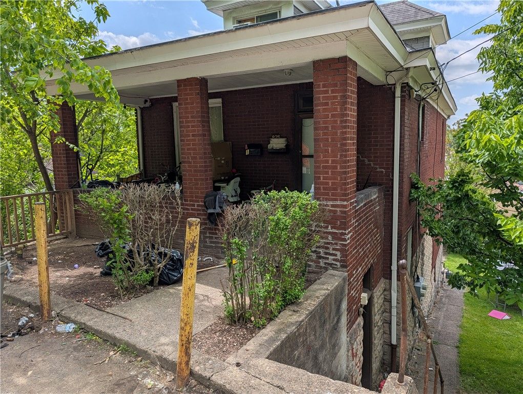 825 Benwood Ave, Stowe Twp, PA 15136