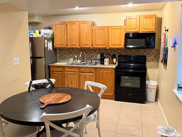 8031 W DANBURY DR, Magna, UT 84044