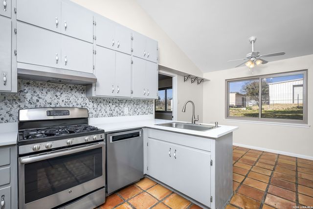 1106 Renee, Seguin, TX 78155