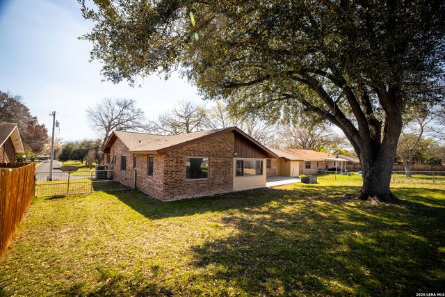 1106 Renee, Seguin, TX 78155