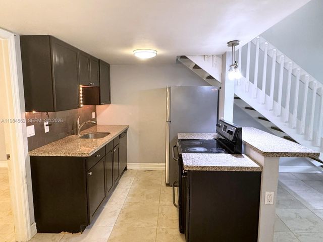 1455 Holly Heights Dr 17, Fort Lauderdale, FL 33304