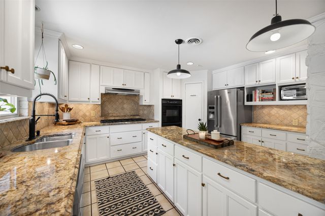 10405 Lake Gardens Drive, Dallas, TX 75218
