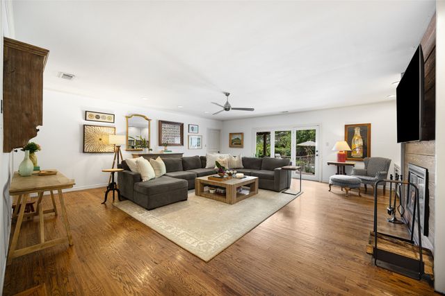 10405 Lake Gardens Drive, Dallas, TX 75218