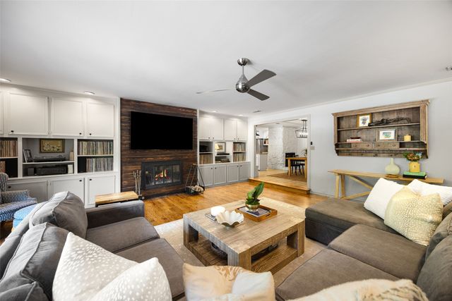 10405 Lake Gardens Drive, Dallas, TX 75218