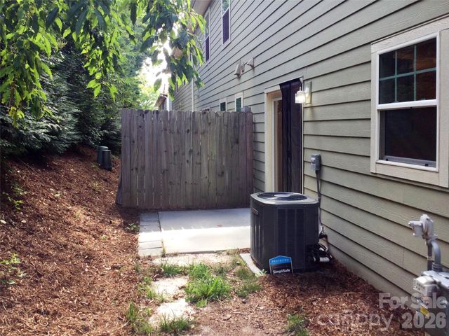 1017 Baldwin Commons Drive, Arden, NC 28704