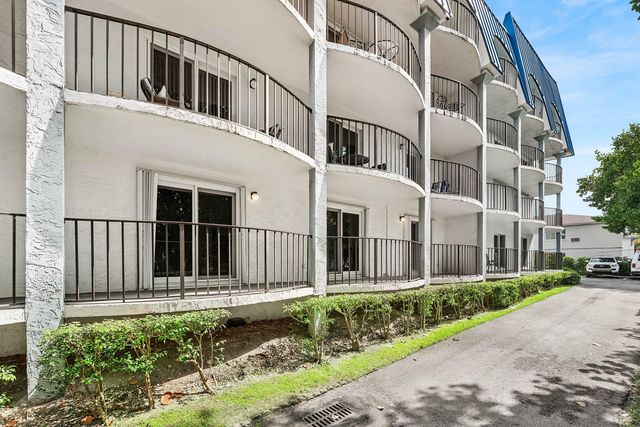 3909 N Ocean Boulevard 106, Fort Lauderdale, FL 33308