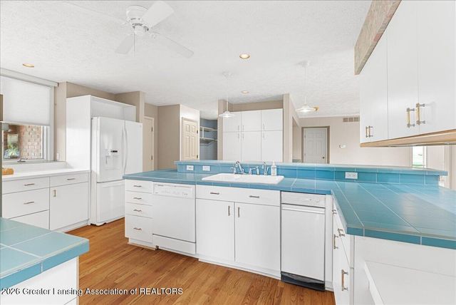 3601 Muirfield Drive, Lansing, MI 48911