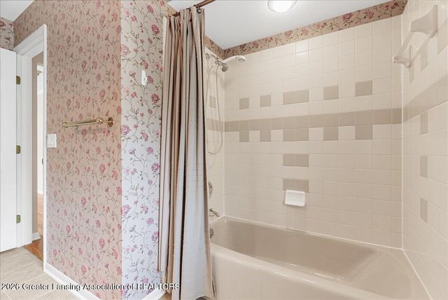 3601 Muirfield Drive, Lansing, MI 48911