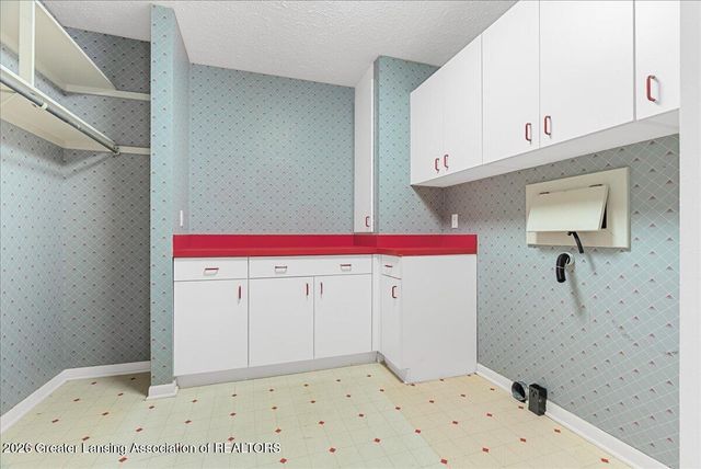 3601 Muirfield Drive, Lansing, MI 48911