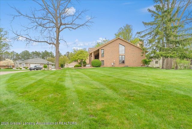 3601 Muirfield Drive, Lansing, MI 48911