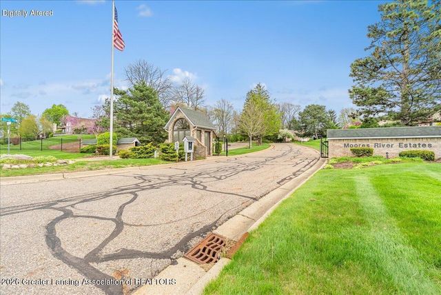 3601 Muirfield Drive, Lansing, MI 48911