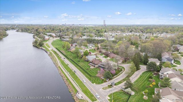 3601 Muirfield Drive, Lansing, MI 48911