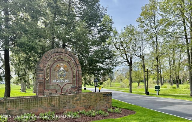 3601 Muirfield Drive, Lansing, MI 48911