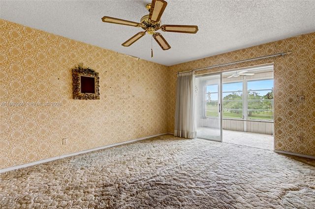 1020 Country Club Dr 305, Margate, FL 33063