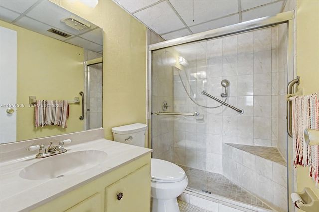 1020 Country Club Dr 305, Margate, FL 33063