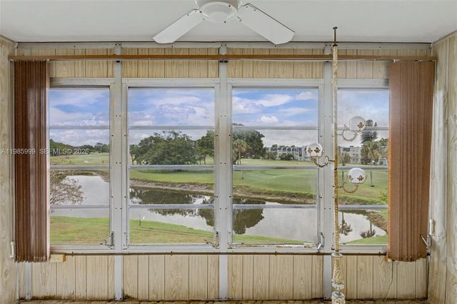 1020 Country Club Dr 305, Margate, FL 33063