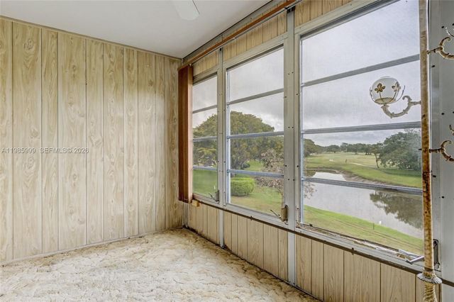 1020 Country Club Dr 305, Margate, FL 33063