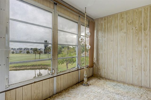 1020 Country Club Dr 305, Margate, FL 33063