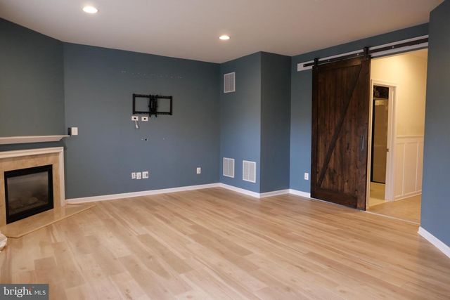 25152 SWEET MYRTLE SQ, Aldie, VA 20105