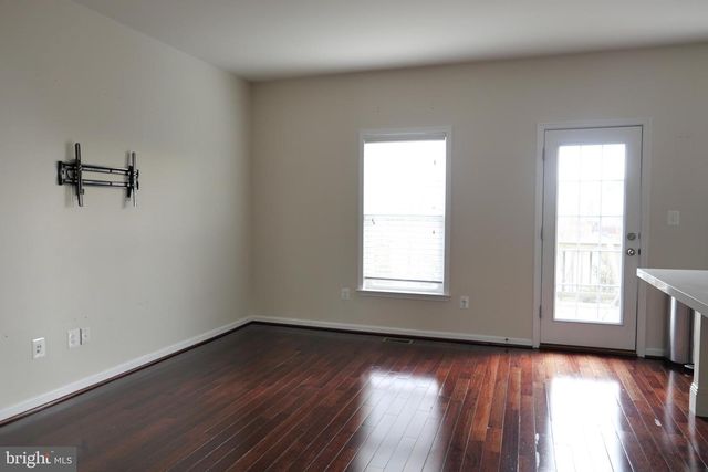 25152 SWEET MYRTLE SQ, Aldie, VA 20105