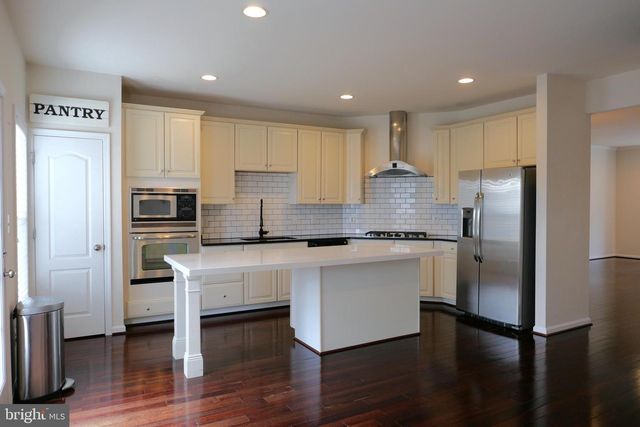 25152 SWEET MYRTLE SQ, Aldie, VA 20105