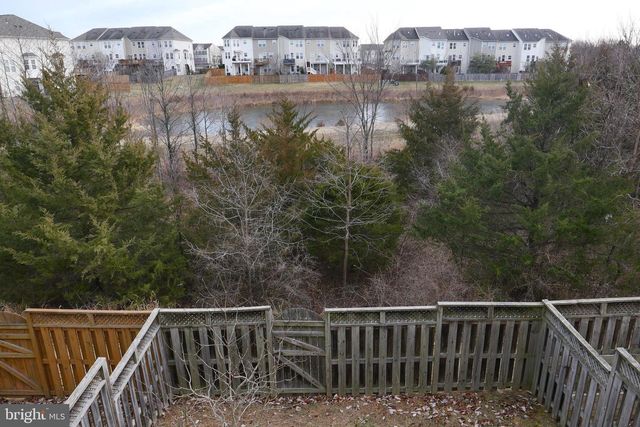 25152 SWEET MYRTLE SQ, Aldie, VA 20105