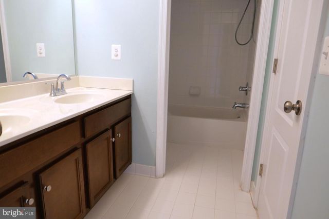 25152 SWEET MYRTLE SQ, Aldie, VA 20105