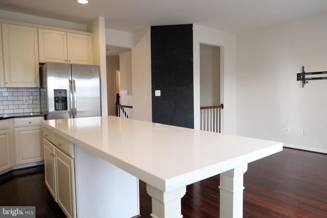 25152 SWEET MYRTLE SQ, Aldie, VA 20105