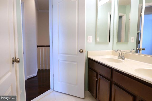 25152 SWEET MYRTLE SQ, Aldie, VA 20105