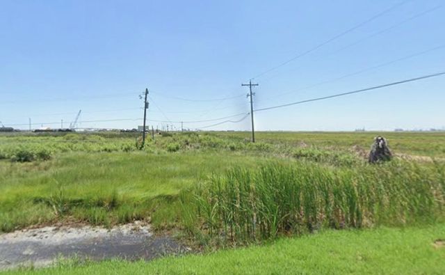 1216 Gulfview Lane, Freeport, TX 77541