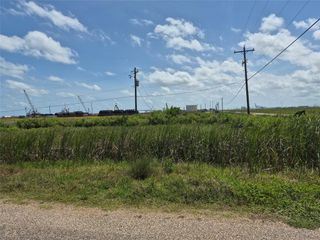 1216 Gulfview Lane, Freeport, TX 77541