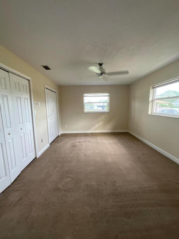 452 SW Curry Street, Port St Lucie, FL 34983