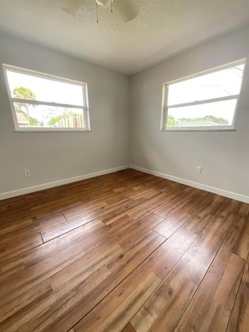 452 SW Curry Street, Port St Lucie, FL 34983